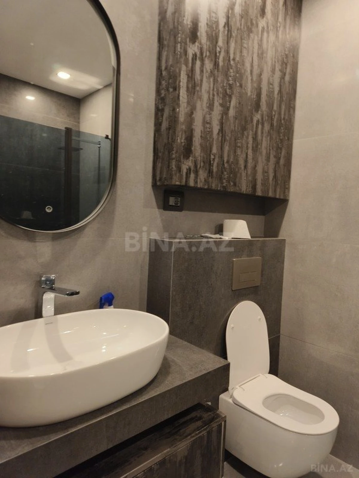 Kirayə verilir 2 otaqlı mənzil 105 m²