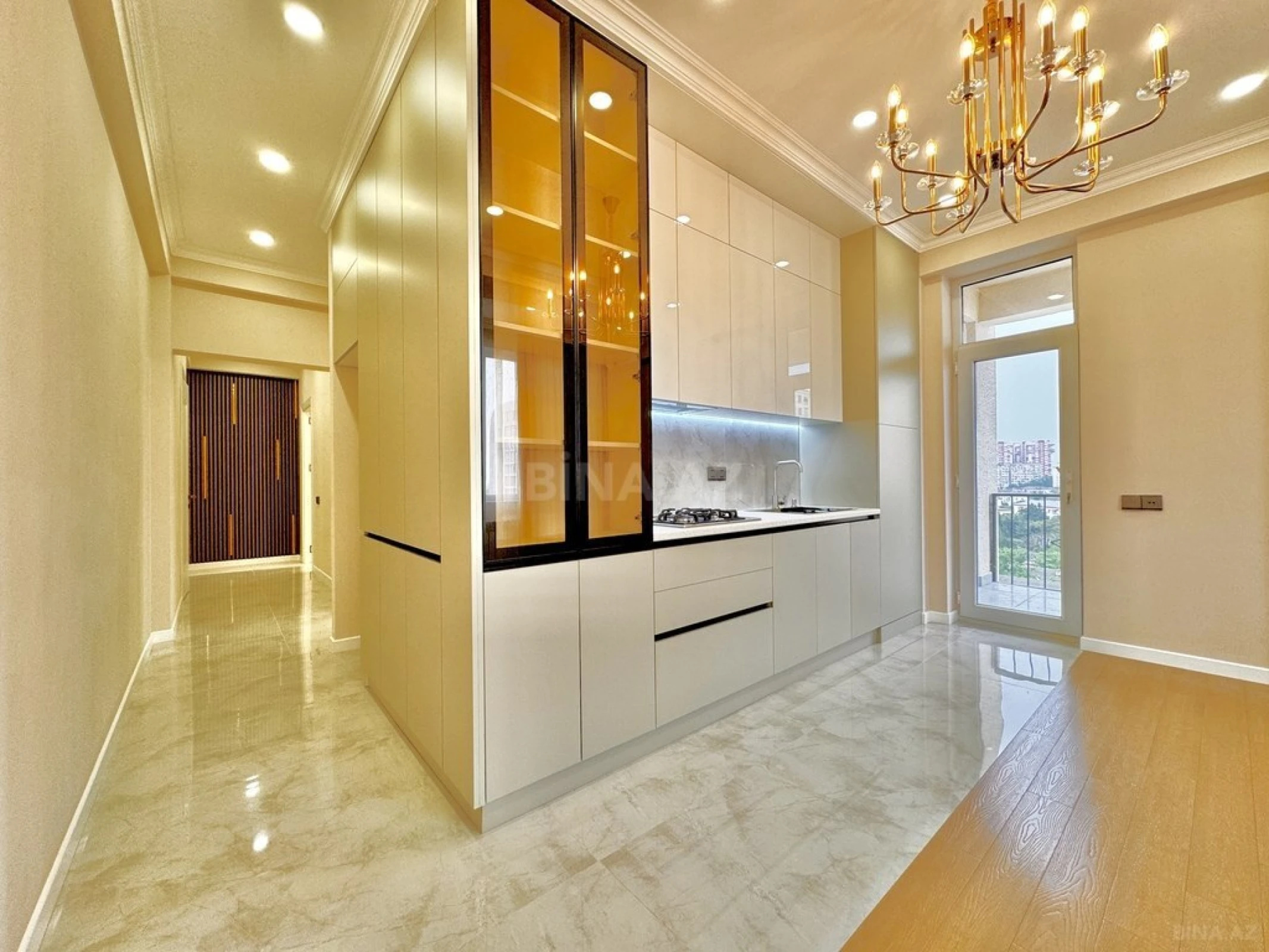 Satılır 3 otaqlı mənzil 92 m²