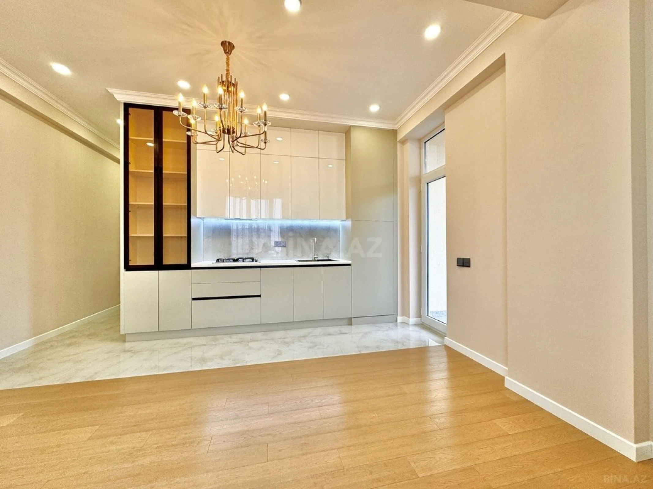 Satılır 3 otaqlı mənzil 92 m²