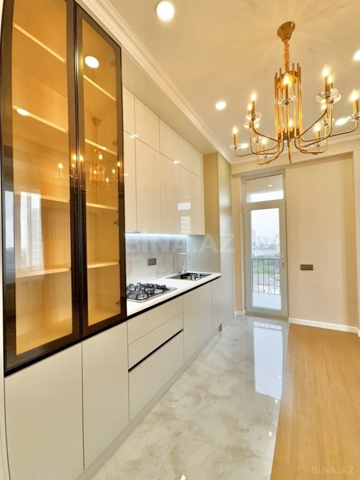 Satılır 3 otaqlı mənzil 92 m²