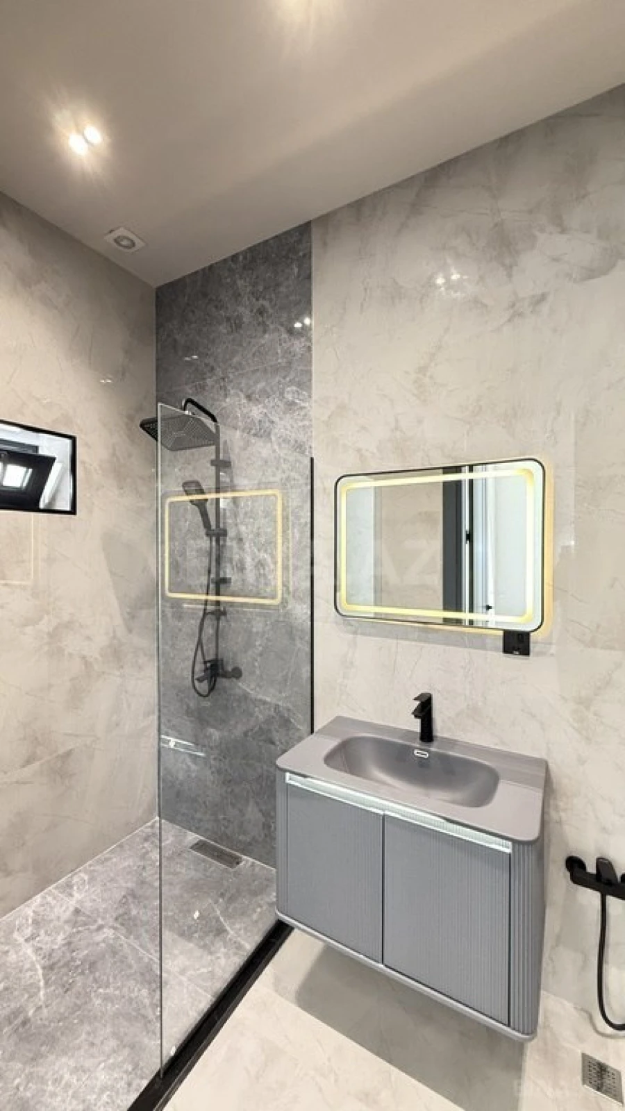 Satılır 4 otaqlı həyət evi 160 m²