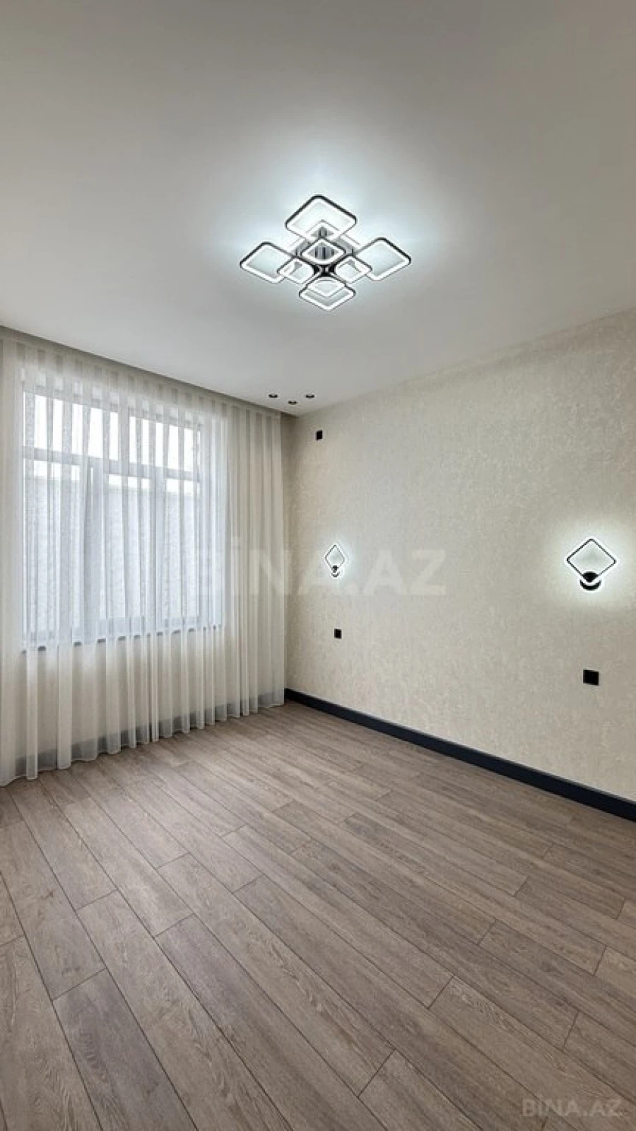 Satılır 4 otaqlı həyət evi 160 m²