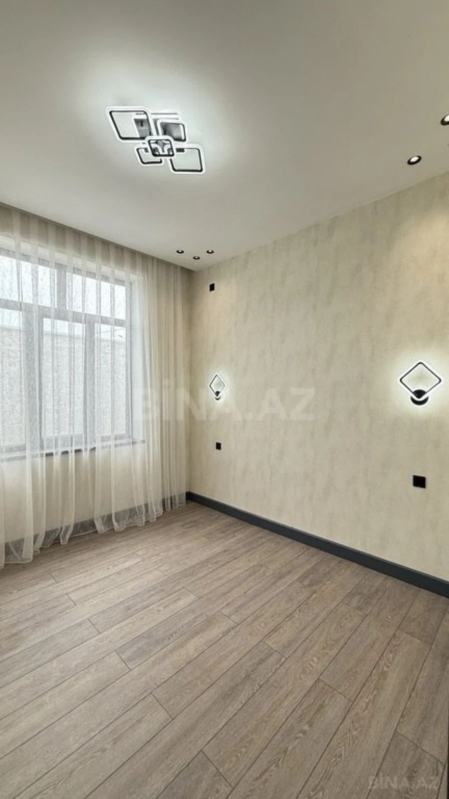 Satılır 4 otaqlı həyət evi 160 m²
