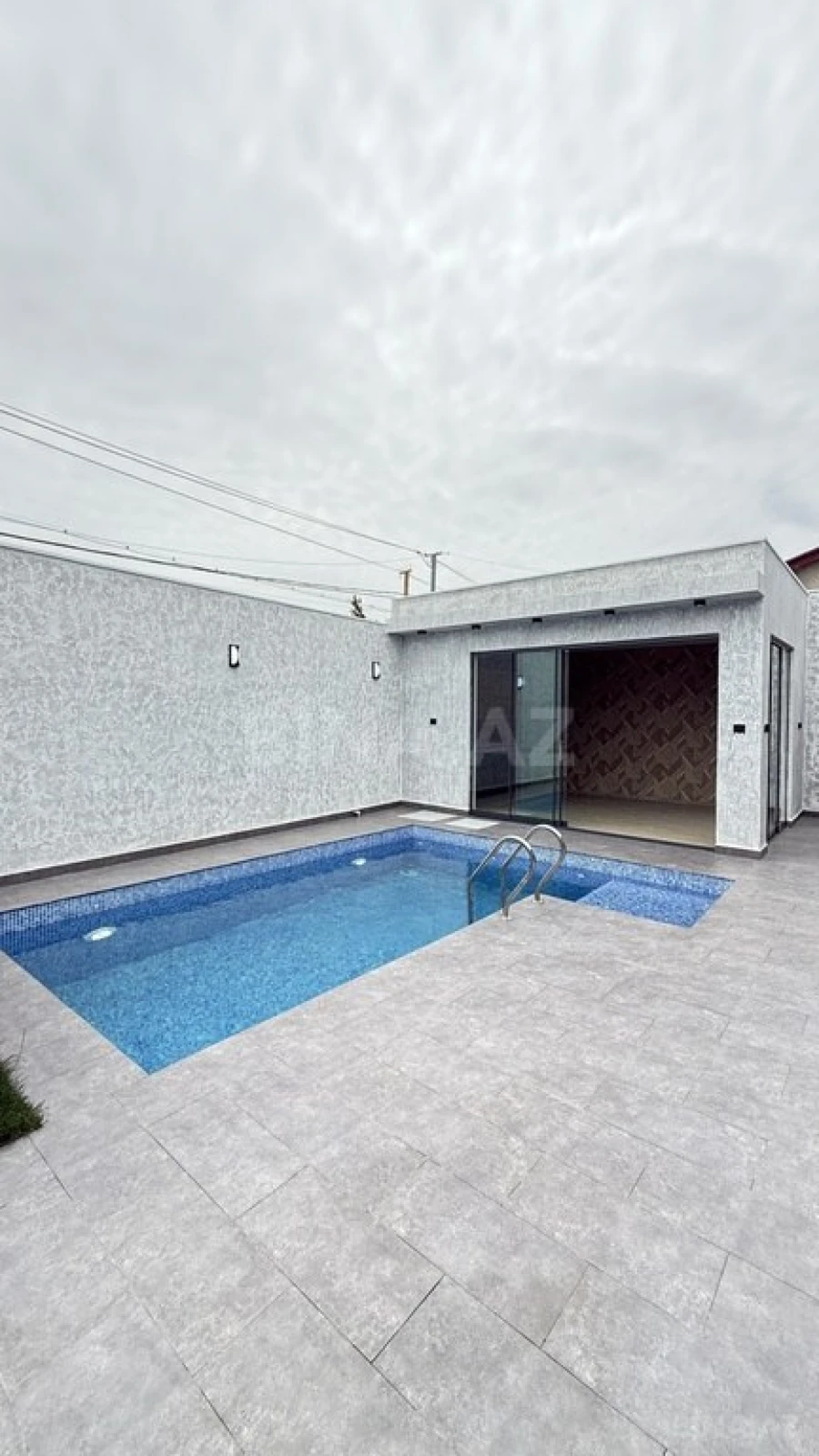 Satılır 4 otaqlı həyət evi 160 m²