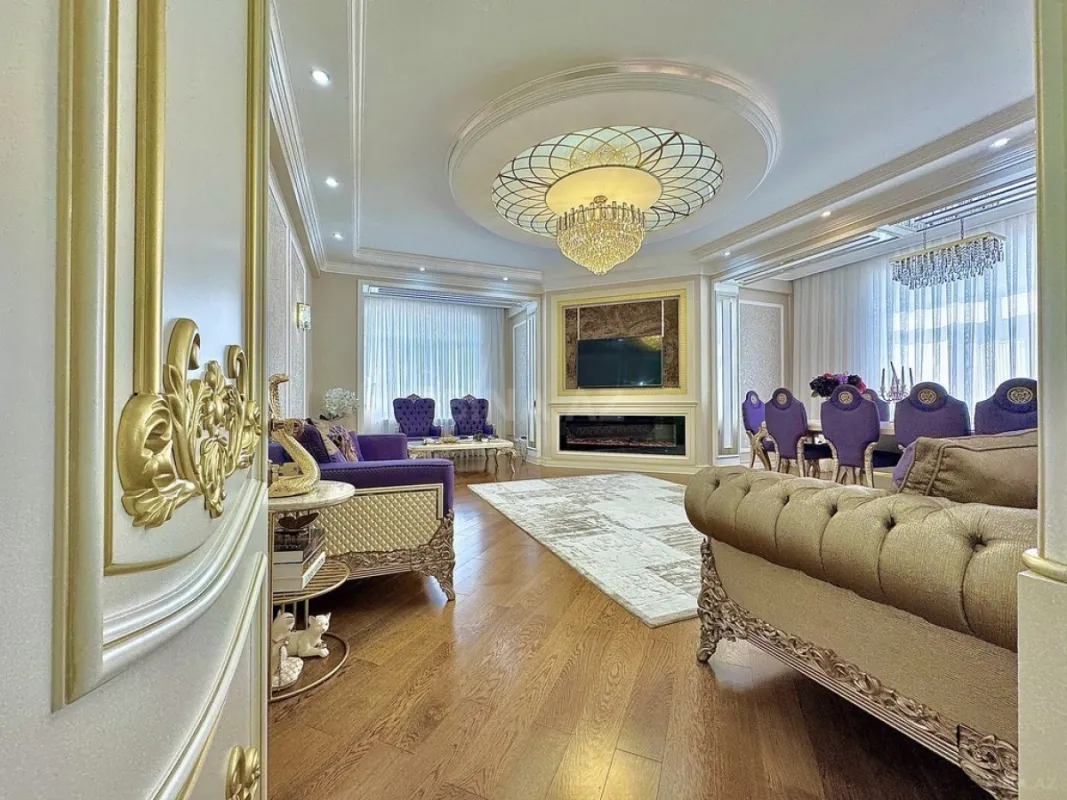 Satılır 4 otaqlı mənzil 220 m²