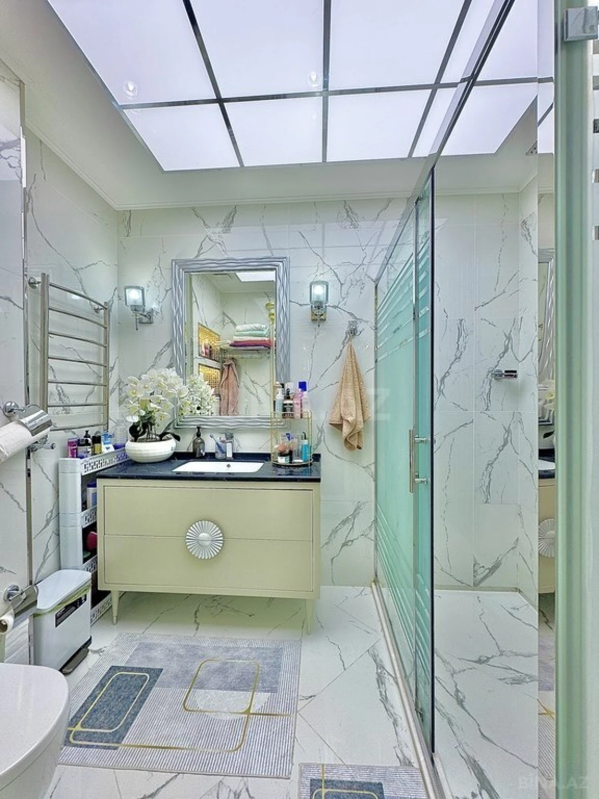 Satılır 4 otaqlı mənzil 220 m²