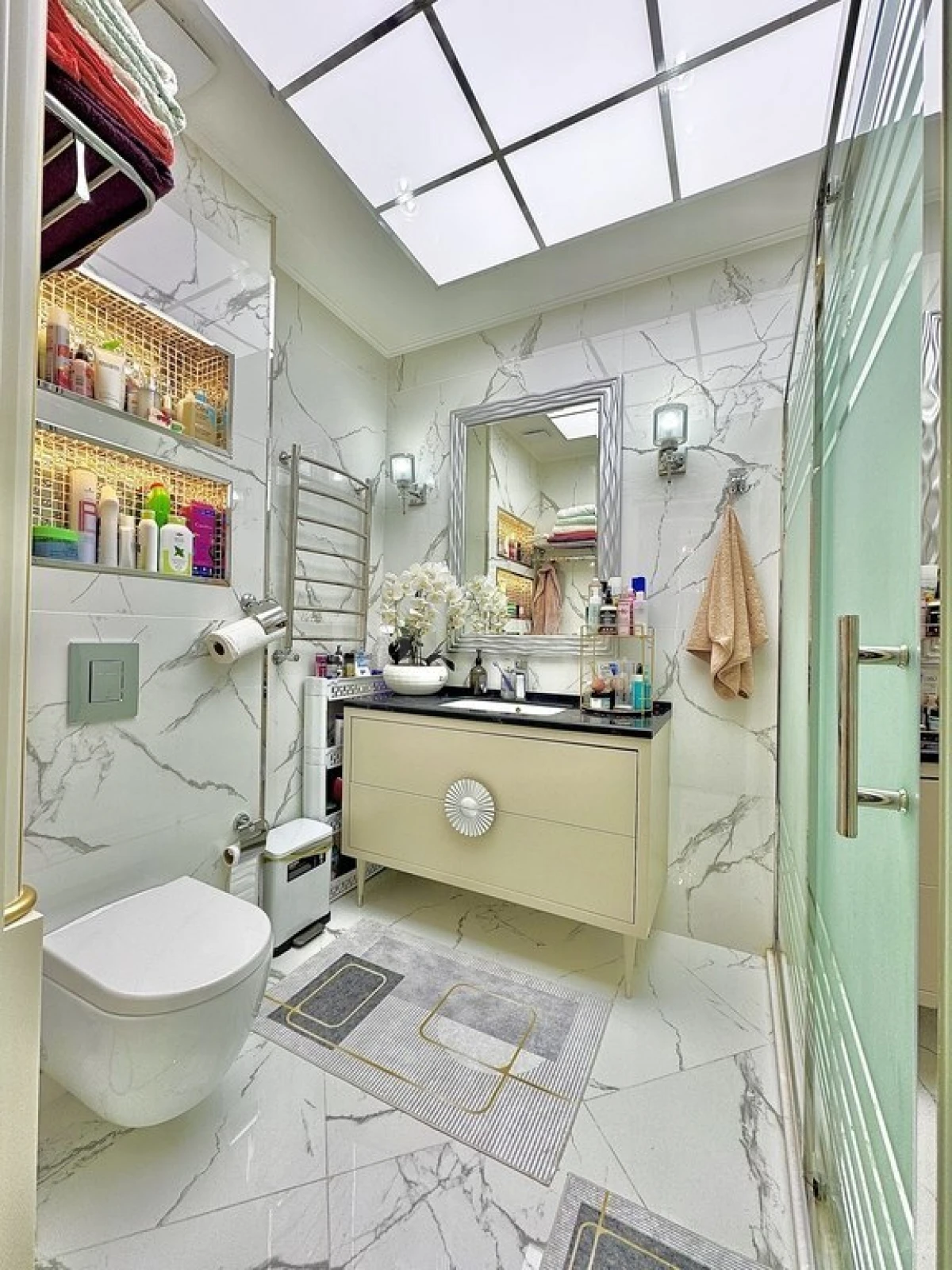 Satılır 4 otaqlı mənzil 220 m²