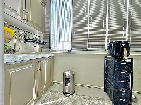 Satılır 4 otaqlı mənzil 220 m²