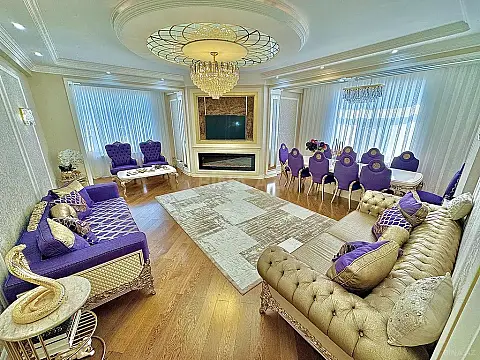 Satılır 4 otaqlı mənzil 220 m²