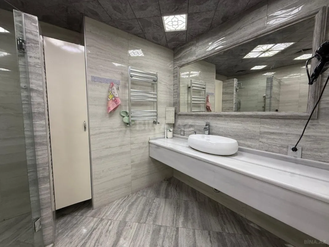 Satılır 3 otaqlı mənzil 150 m²