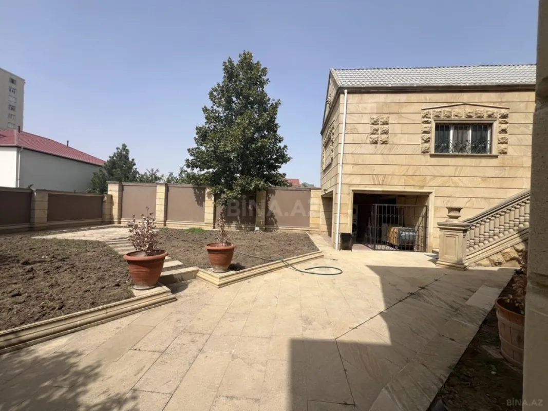 Satılır 6 otaqlı həyət evi 300 m²