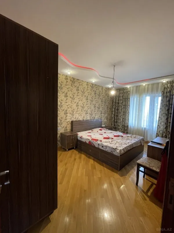 Satılır 4 otaqlı mənzil 100 m²