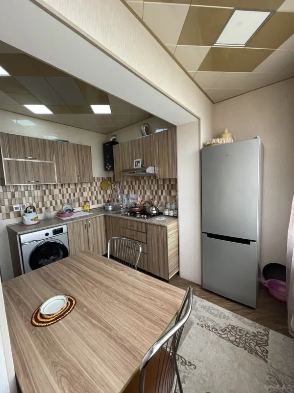 Satılır 4 otaqlı mənzil 100 m²