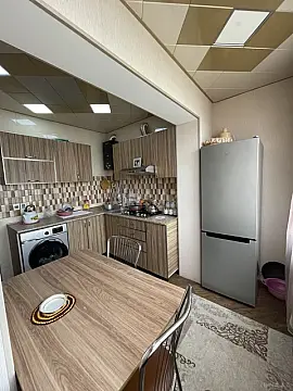 Satılır 4 otaqlı mənzil 100 m²