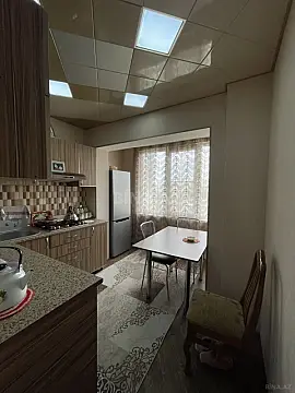 Satılır 4 otaqlı mənzil 100 m²