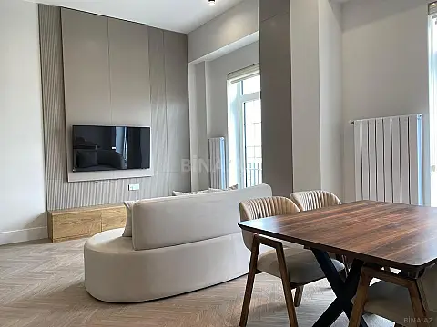 Kirayə verilir 2 otaqlı mənzil 66 m²