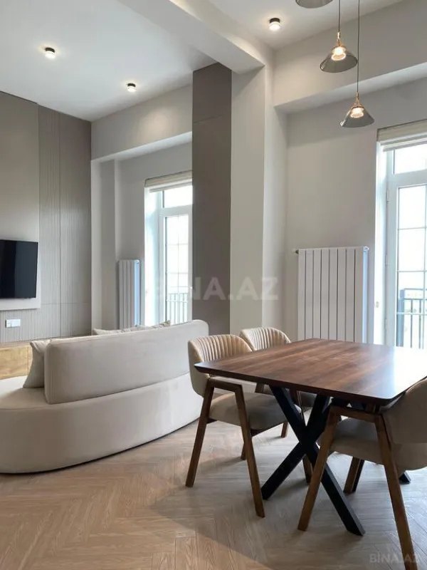 Kirayə verilir 2 otaqlı mənzil 66 m²