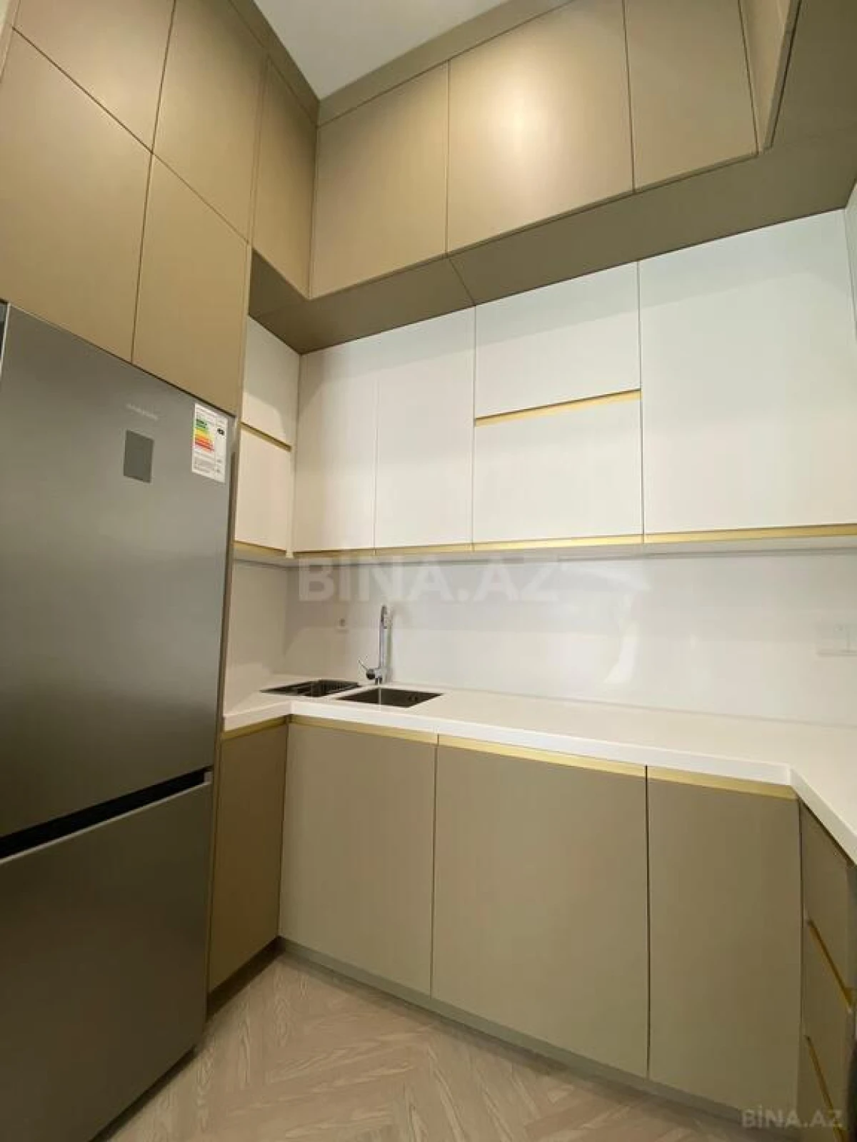 Kirayə verilir 2 otaqlı mənzil 66 m²