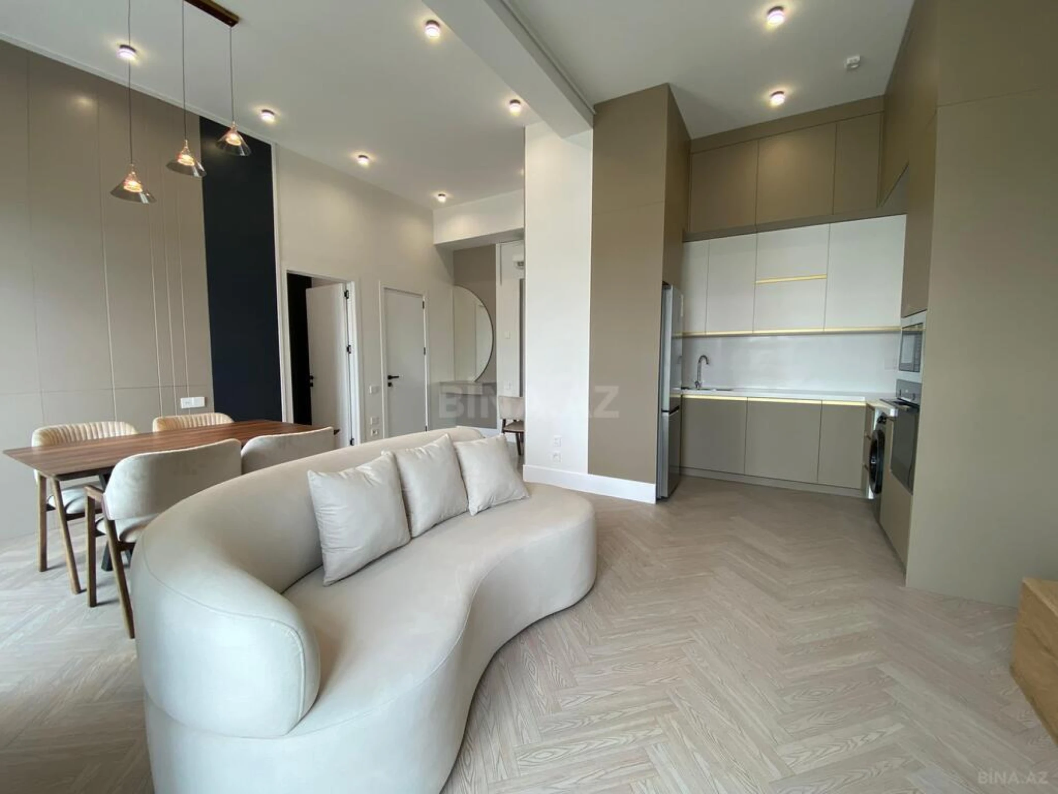 Kirayə verilir 2 otaqlı mənzil 66 m²