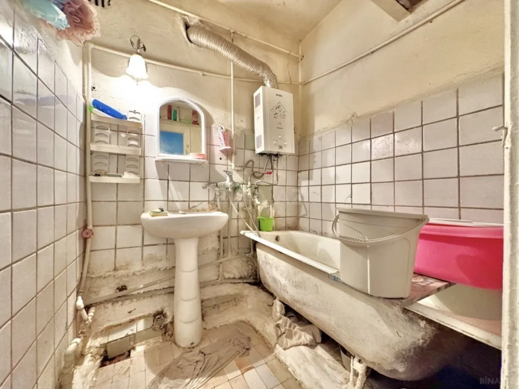 Satılır 4 otaqlı mənzil 100 m²