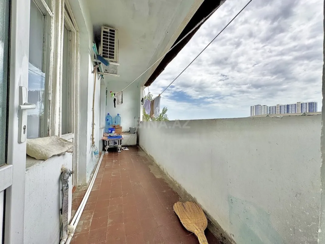 Satılır 4 otaqlı mənzil 100 m²