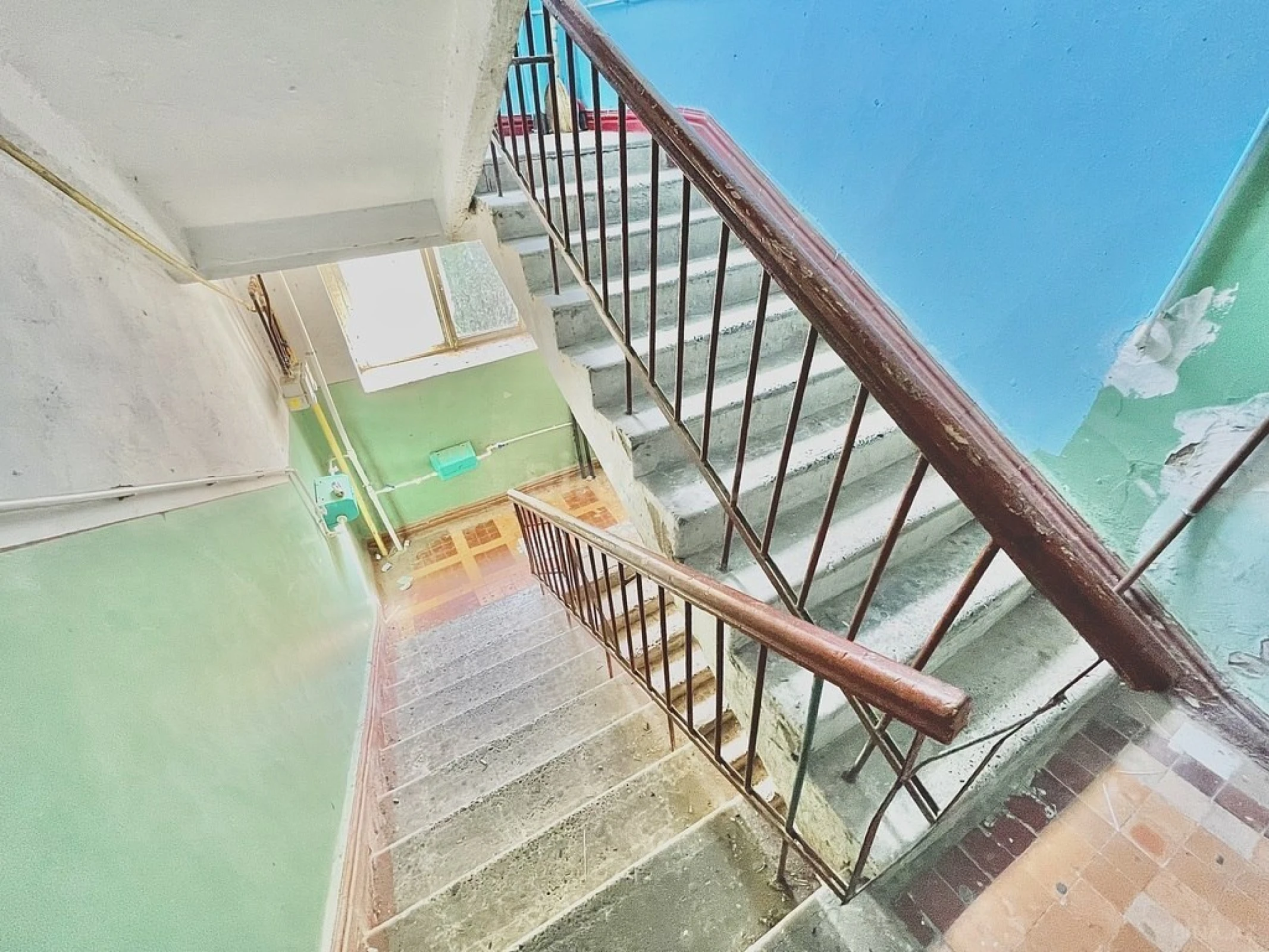 Satılır 4 otaqlı mənzil 100 m²