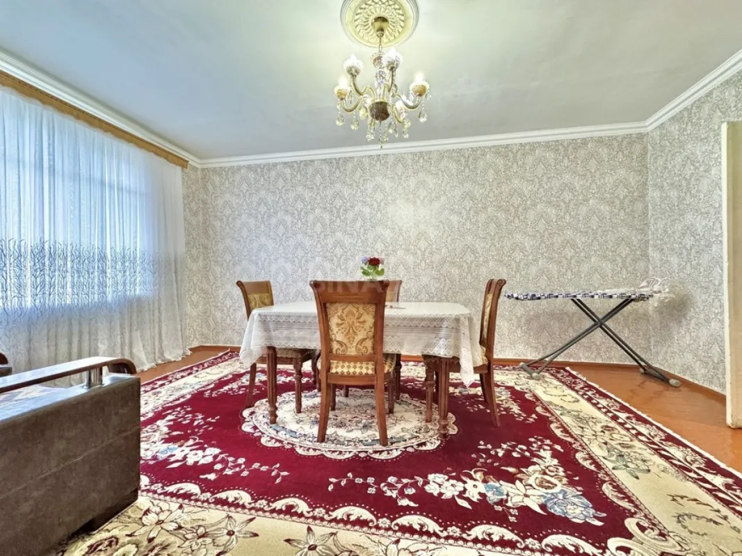 Satılır 4 otaqlı mənzil 100 m²