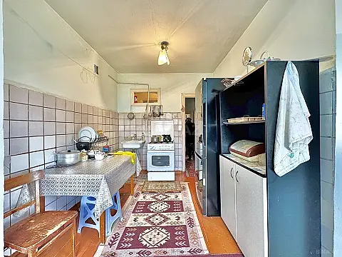 Satılır 4 otaqlı mənzil 100 m²