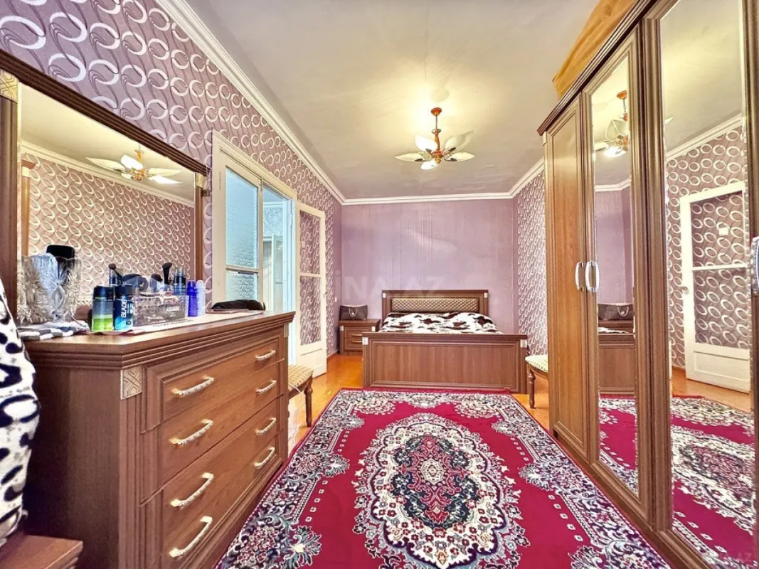 Satılır 4 otaqlı mənzil 100 m²