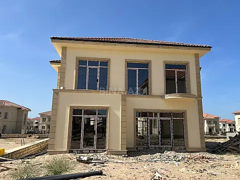Satılır 4 otaqlı həyət evi 290 m²