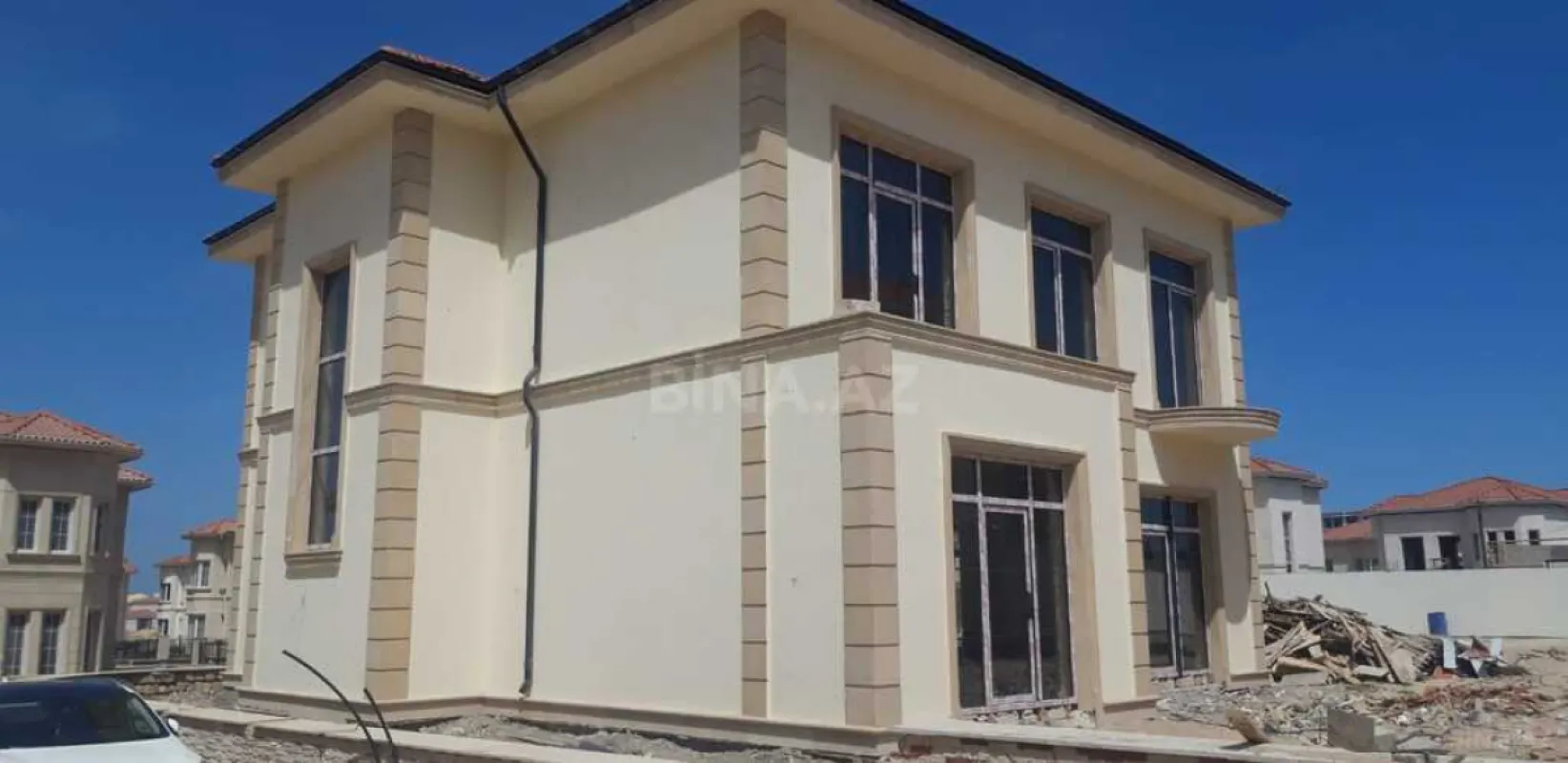 Satılır 4 otaqlı həyət evi 290 m²