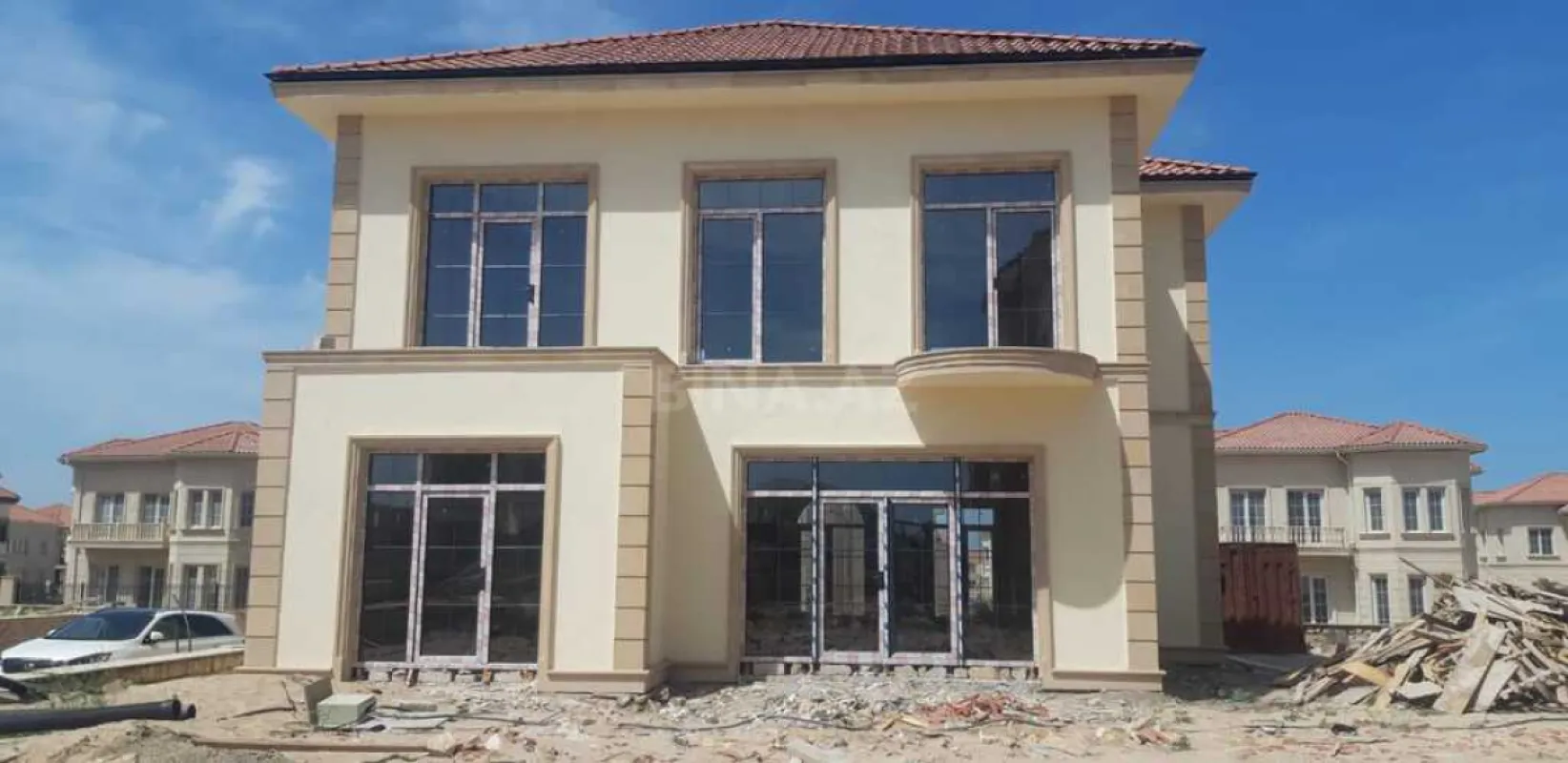 Satılır 4 otaqlı həyət evi 290 m²