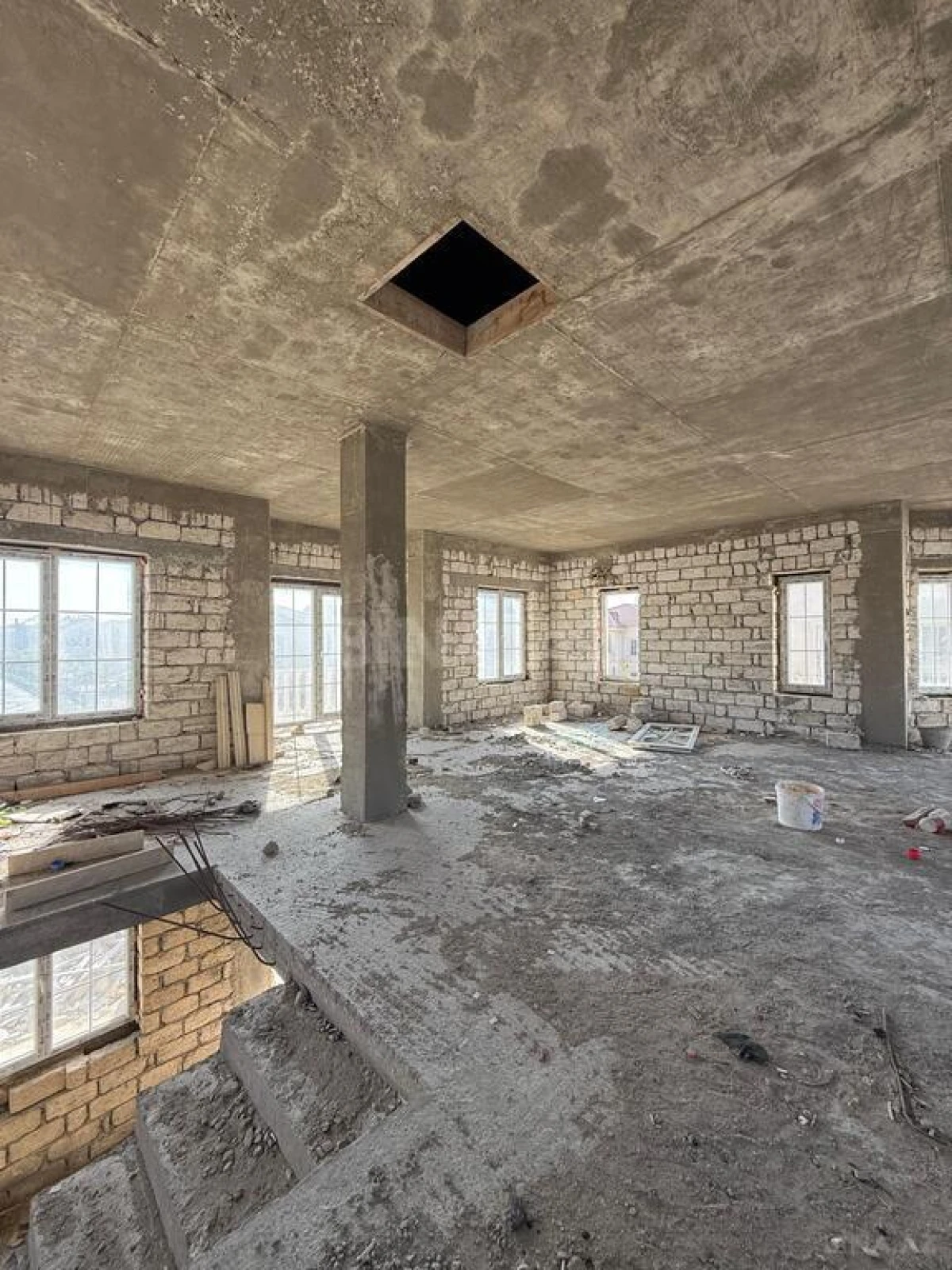 Satılır 4 otaqlı həyət evi 290 m²