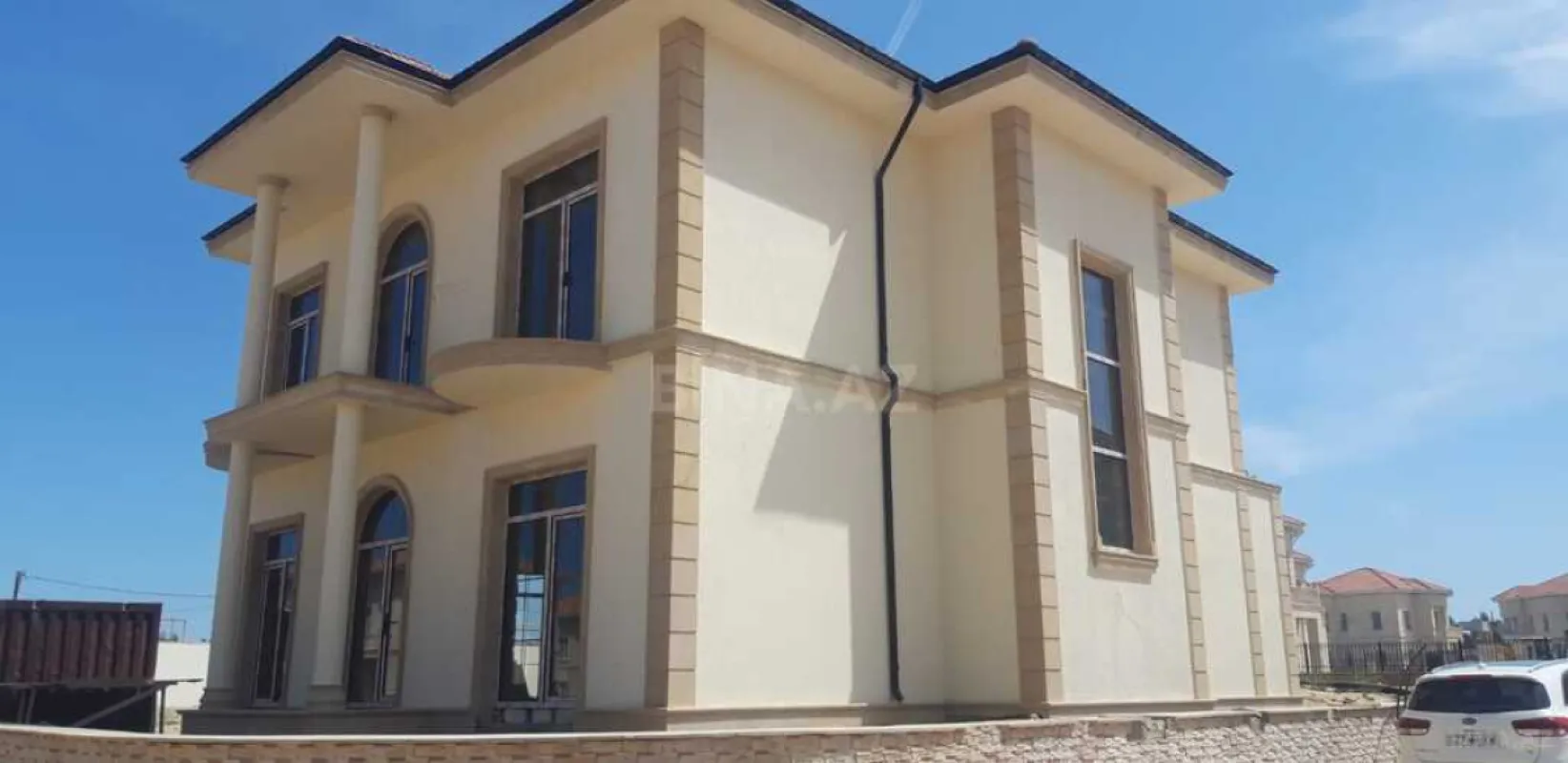 Satılır 4 otaqlı həyət evi 290 m²