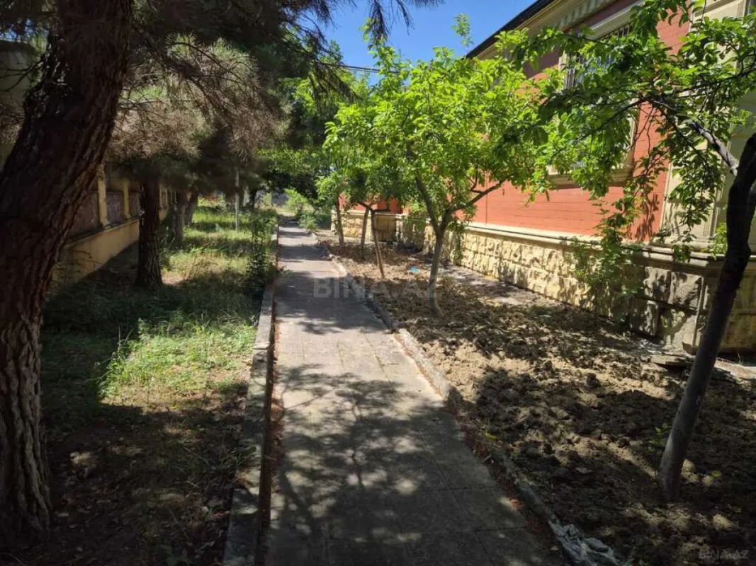 Satılır 6 otaqlı həyət evi 361 m²