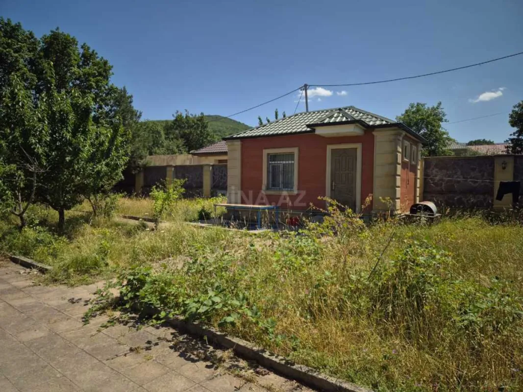 Satılır 6 otaqlı həyət evi 361 m²