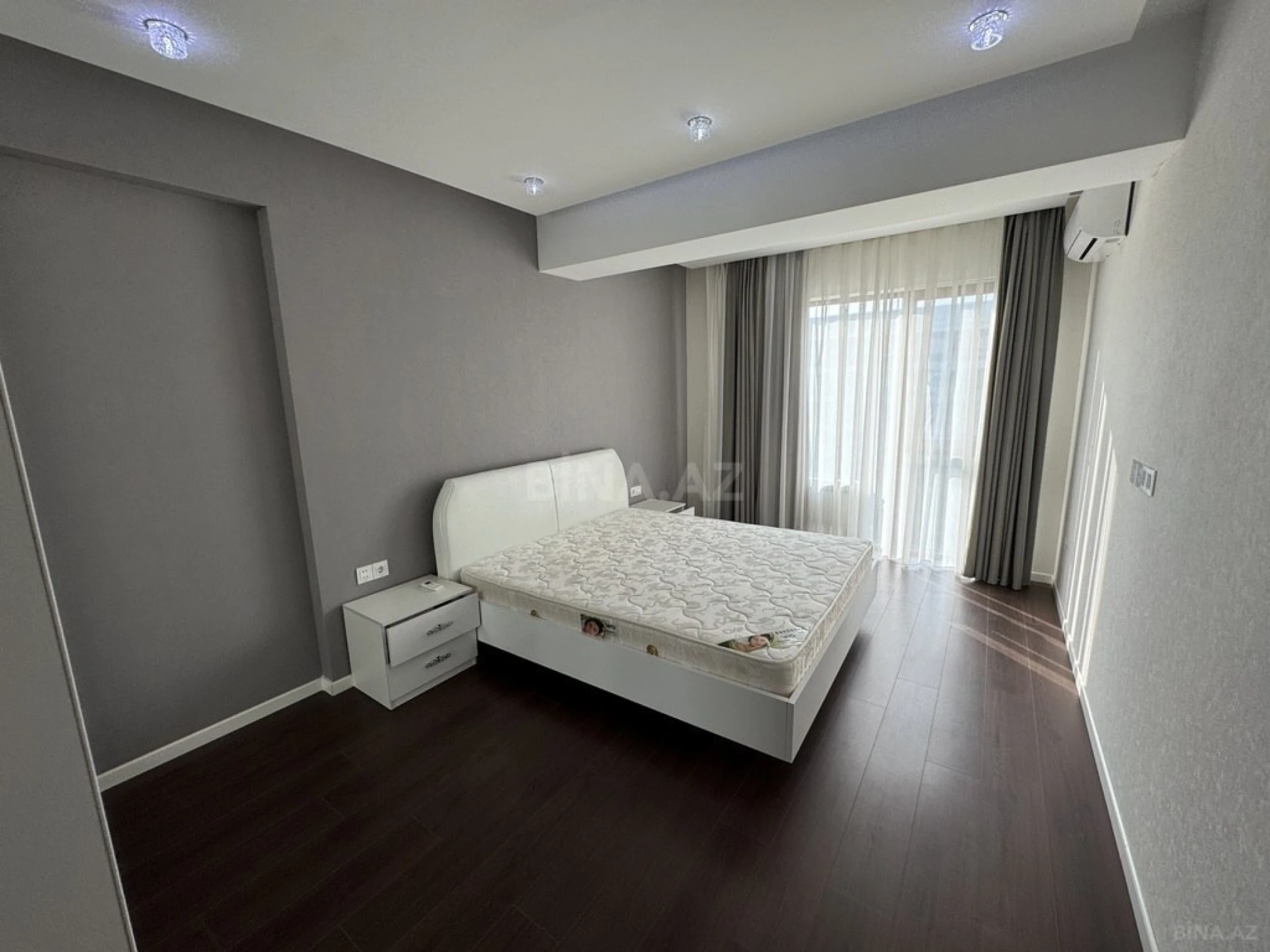 Satılır 3 otaqlı mənzil 96 m²