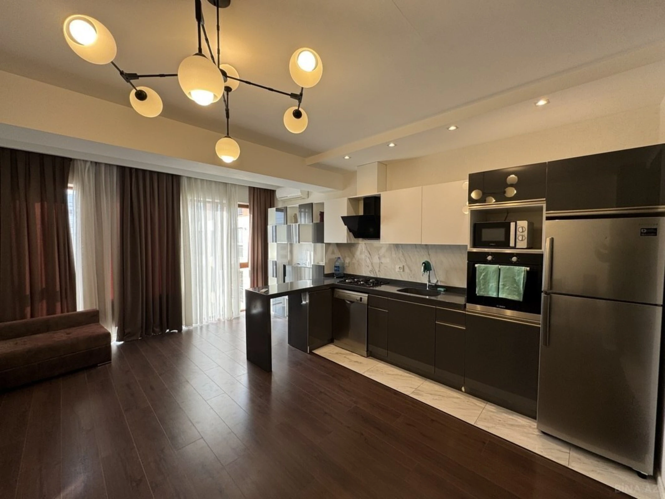 Satılır 3 otaqlı mənzil 96 m²