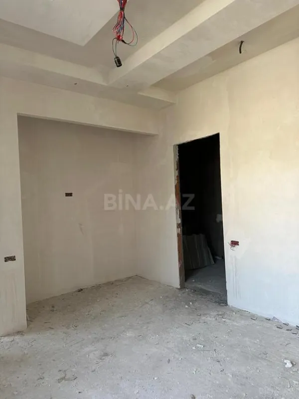 Satılır 5 otaqlı həyət evi 255 m²