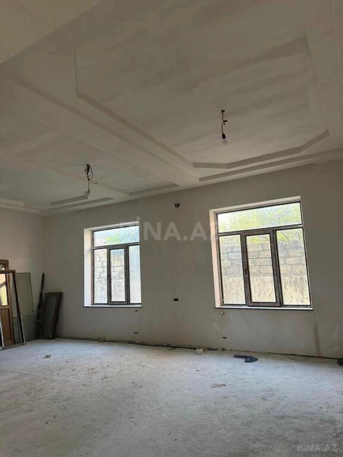 Satılır 5 otaqlı həyət evi 255 m²