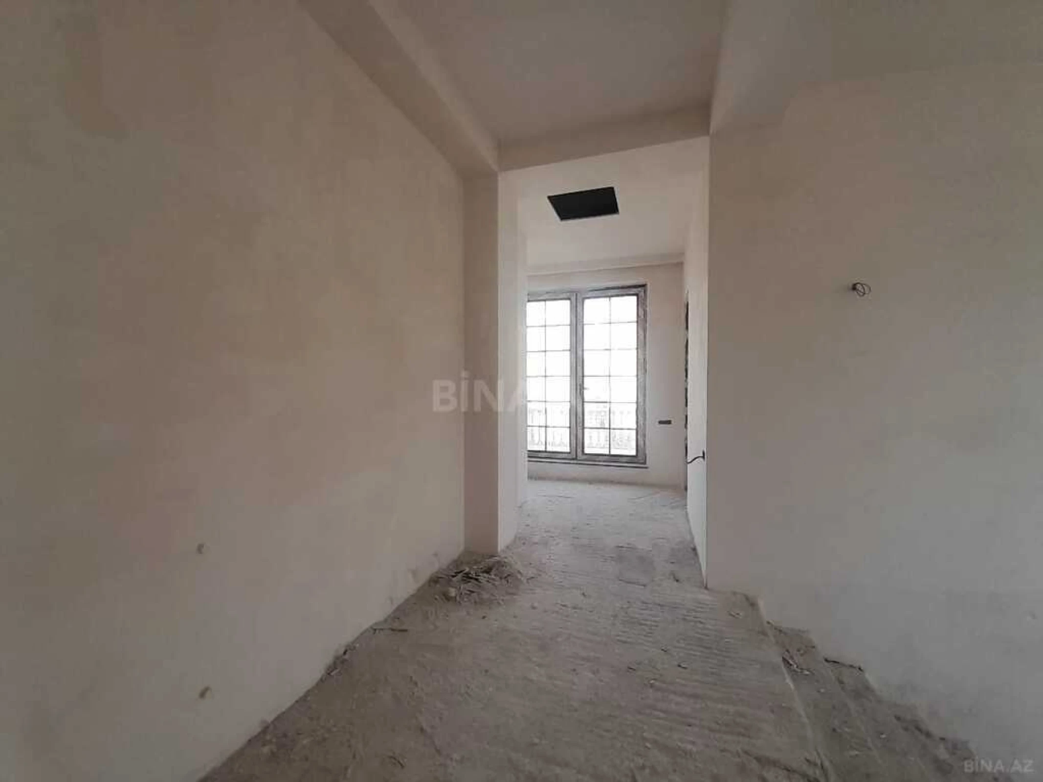 Satılır 5 otaqlı həyət evi 255 m²