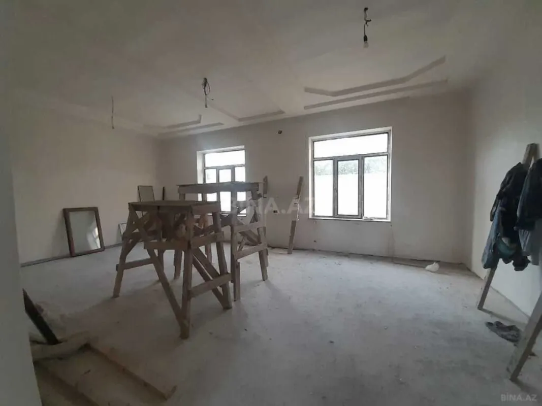 Satılır 5 otaqlı həyət evi 255 m²