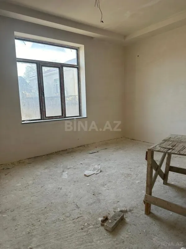 Satılır 5 otaqlı həyət evi 255 m²