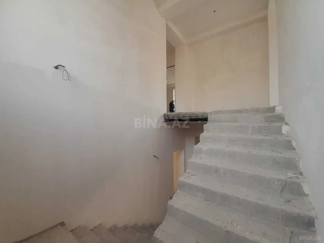 Satılır 5 otaqlı həyət evi 255 m²