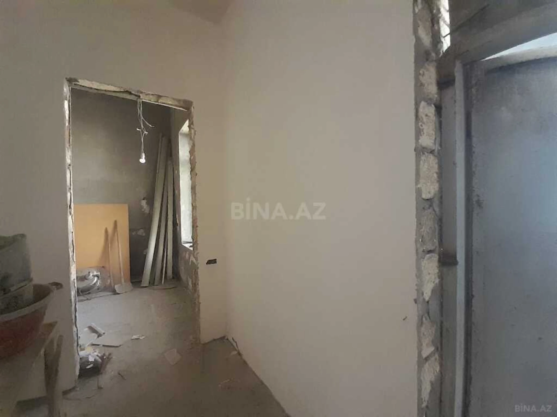 Satılır 5 otaqlı həyət evi 255 m²