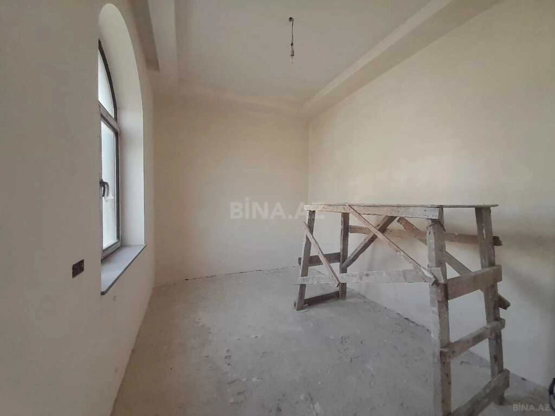 Satılır 5 otaqlı həyət evi 255 m²