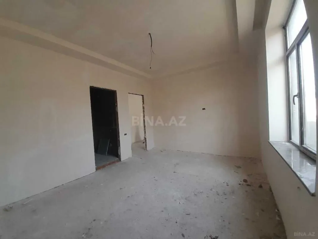 Satılır 5 otaqlı həyət evi 255 m²