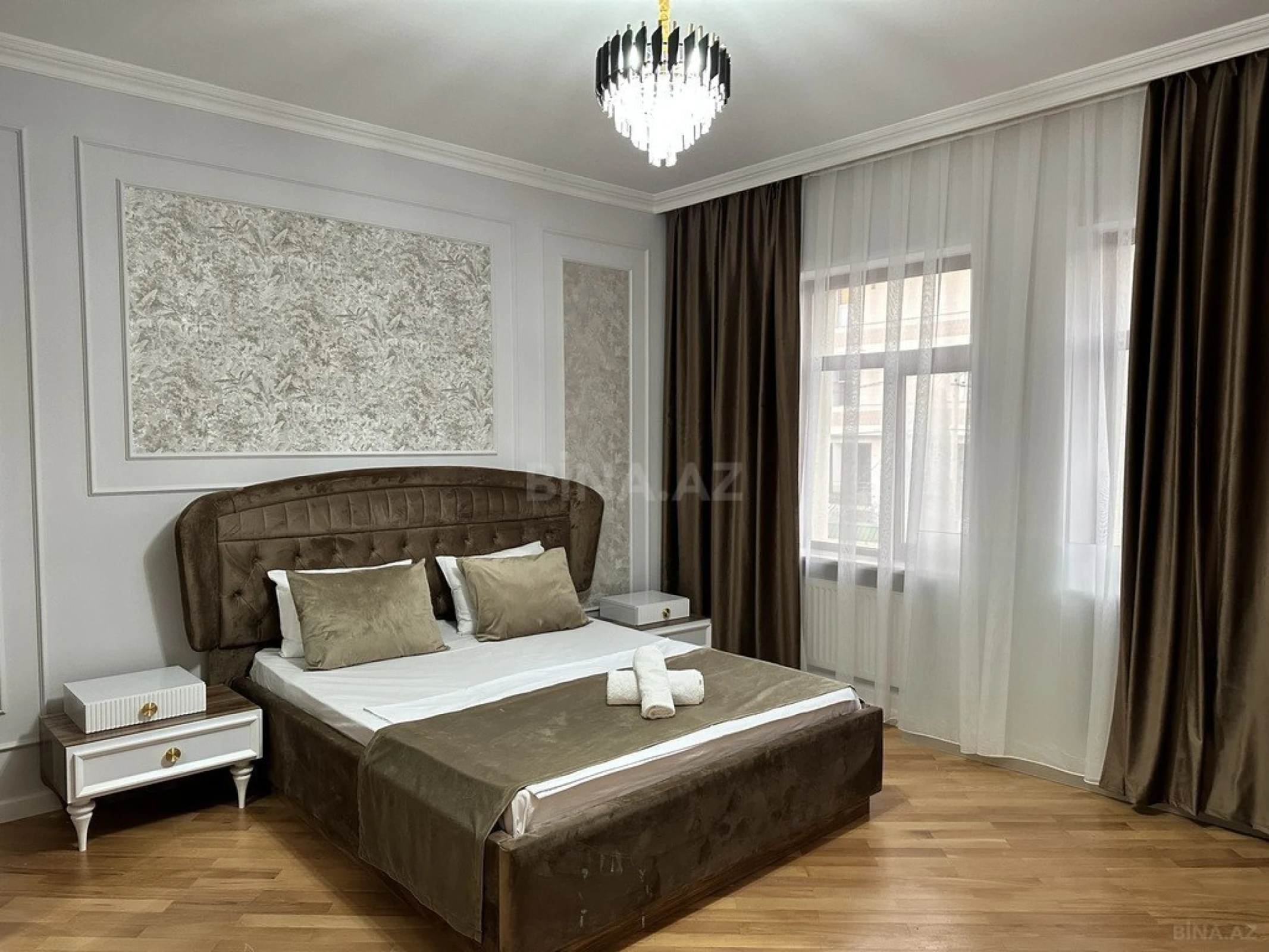 Satılır 7 otaqlı həyət evi 382 m²