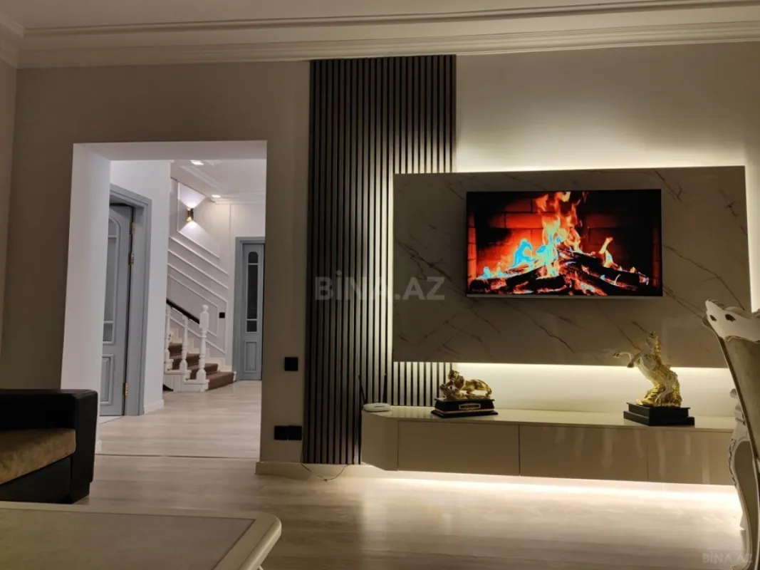 Satılır 7 otaqlı həyət evi 382 m²