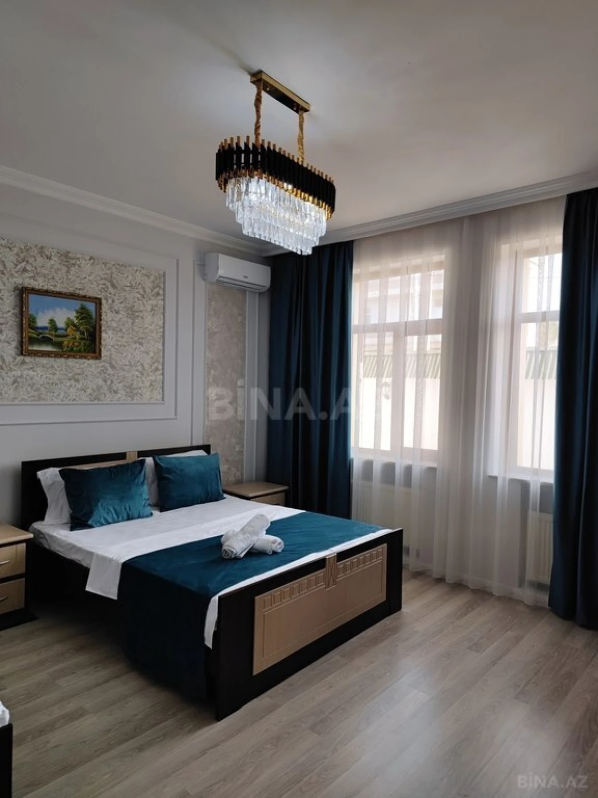 Satılır 7 otaqlı həyət evi 382 m²